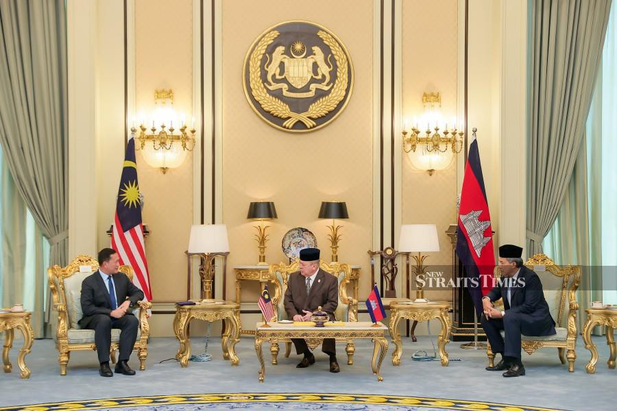 His Majesty Sultan Ibrahim, King of Malaysia today granted an audience to Cambodian Prime Minister Hun Manet at Istana Negara here. - Bernama pic