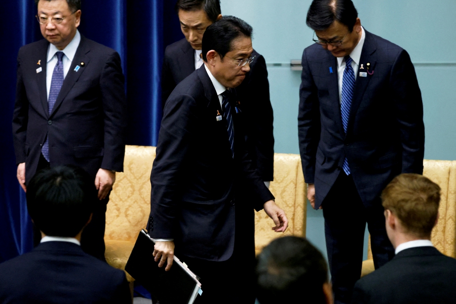 (FILE PHOTO) Fumio Kishida, Japan's prime minister, departs from a news conference at the prime minister's official residence in Tokyo, Japan. (Kiyoshi Ota/Pool via REUTERS/File Photo)