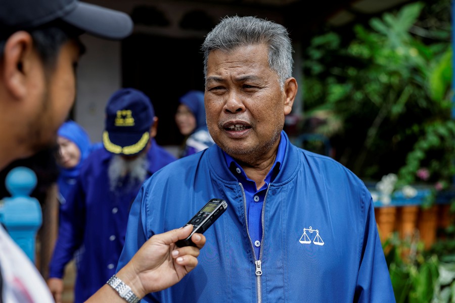 Terengganu Umno chairman Datuk Seri Ahmad Said said since Felda’s establishment in 1956, plots of land given to each settler to work on had not only made their lives easier, but they could now live in luxury. BERNAMA PIC
