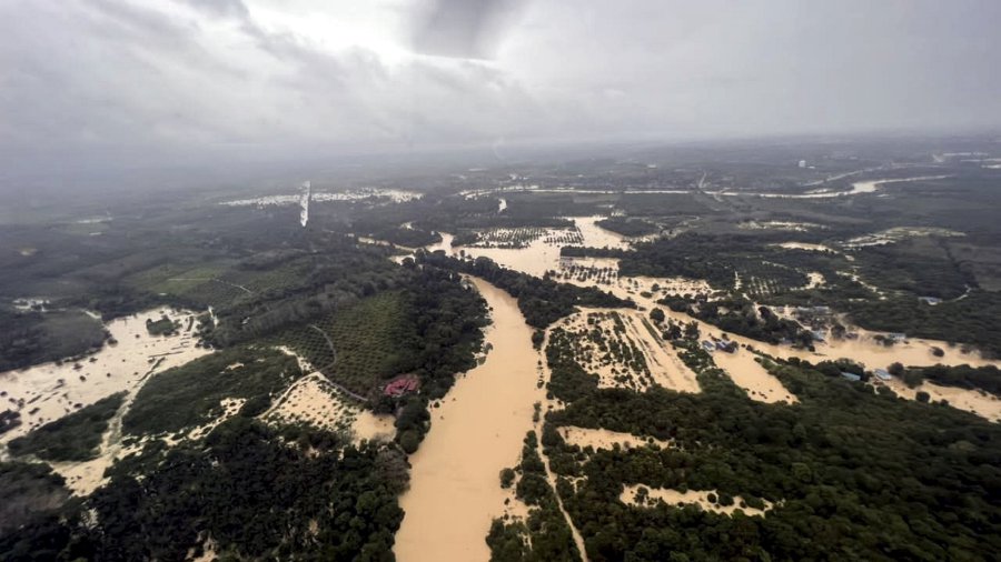 Segamat District is one of the districts in the State of Johor that was affected by the floods. - Pic courtesy of JBPM