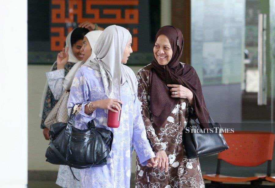 A six-year legal dispute over the matrimonial property worth RM2.1 billion between the widow of late minister Tan Sri Jamaluddin Jarjis, Puan Sri Dr Kalsom Ismail, her four children and her mother-in-law ended today. - NSTP/EIZAIRI SHAMSUDIN