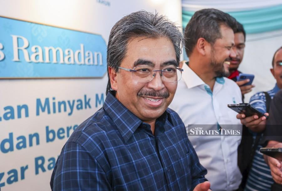 Plantation and Commodities Minister Datuk Seri Johari Abdul Ghani said Malaysia should not have filed a dispute complaint against the European Union (EU) with the World Trade Organisation (WTO) over its palm oil regulations.