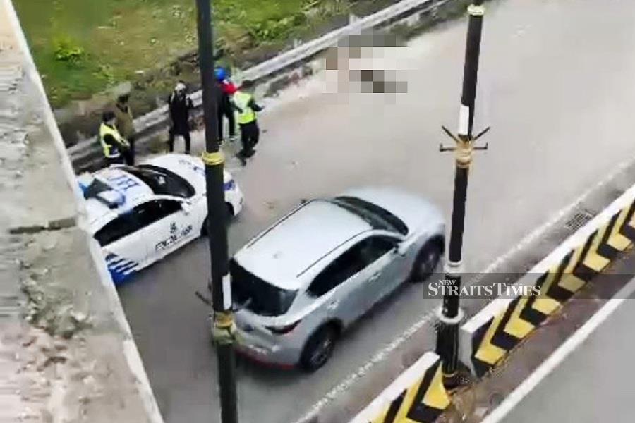 A teenager was killed after being ejected from a car and thrown over a flyover following an accident at Jalan Skudai yesterday. - Pic source from Social Media