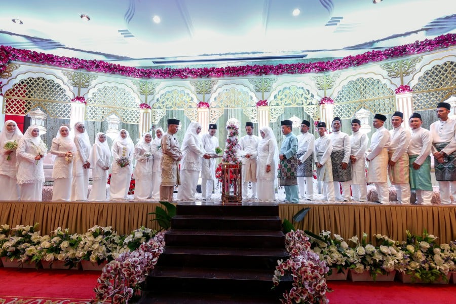 Ten couples were united in marriage at the Akad Nikah Rahmah 2024 programme organised by the Federal Territory Islamic Religious Department (Jawi) at Masjid Wilayah Persekutuan here. - Bernama pic