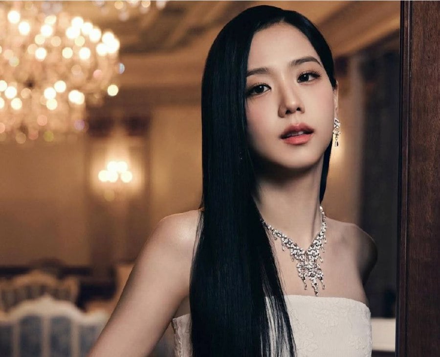 SHOWBIZ: BlackPink's Jisoo signs international deal with Warner Records