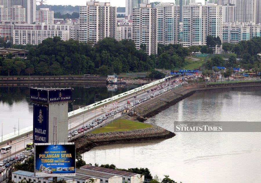 Johor is undergoing a significant transformation, shifting from its previous status as having the highest overhang property to a more favorable position, according to Sheldon Fernandez, the country manager of PropertyGuru Malaysia. NSTP/NUR AISYAH MAZALAN