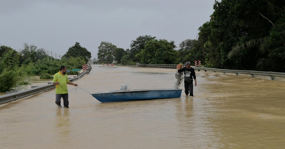 Number Of Flood Evacuees In Johor Continues To Rise [NSTTV] | New ...