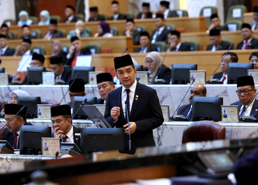 Menteri Besar Datuk Onn Hafiz Ghazi detailed the items contained in the state’s RM 4.7 billion allocation under the 12th Malaysia Plan (12MP). - Bernama pic