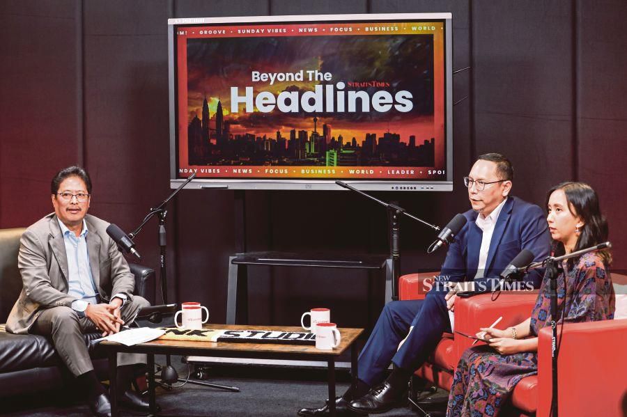 Malaysian Anti-Corruption Commission Chief Commissioner Tan Sri Azam Baki (left) speaking during his appearance on the ‘New Straits Times’ Beyond the Headlines talk show. With him are NST Associate Editor for Digital and Print Najmuddin Najib and journalist Hana Naz Harun. -NSTP/ASWADI ALIAS