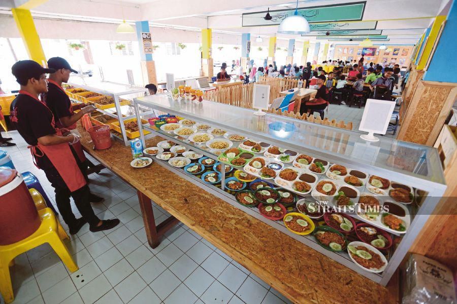 For school canteen operators, Tan Sri Muhyiddin said the government has agreed to provide financial assistance of RM1,000 to all registered canteen operators. - NSTP file pic
