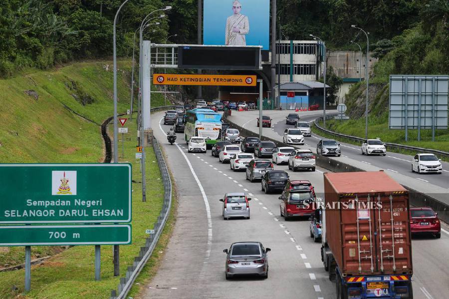 This year’s Raya post-congestion has been one of the worst, as people reported being stuck for up to 30 hours from the East Coast to Klang Valley yesterday. - NSTP/ASWADI ALIAS