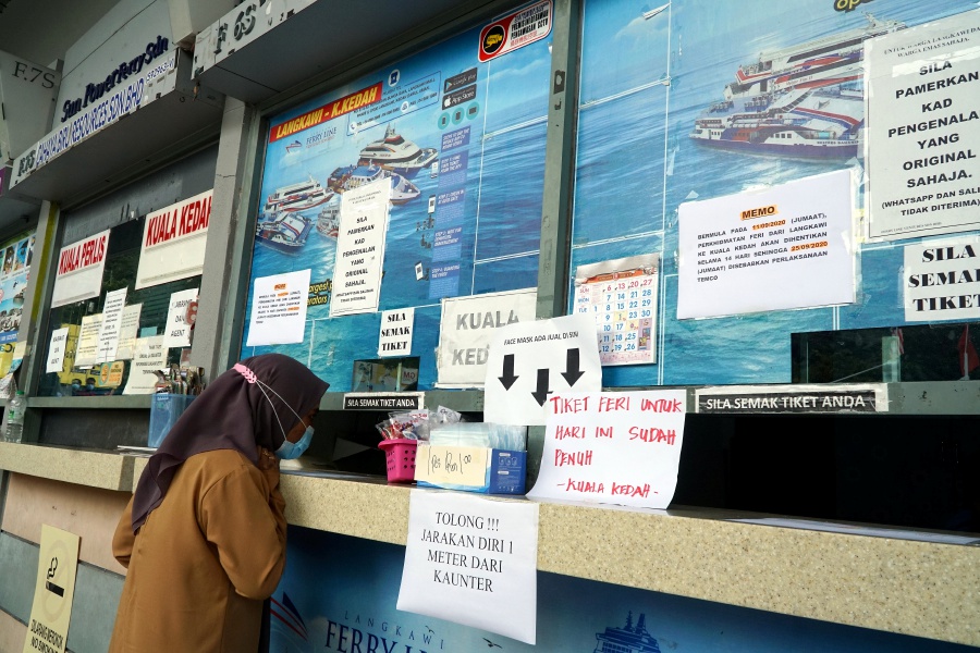 Residents of Langkawi, as well as people with disabilities (PwDs) and senior citizens will continue to enjoy special rates on their ferry ticket when making online purchase by Oct 1 after Konsortium Ferry Line Ventures Sdn Bhd completes upgrading its online system. - Bernama file pic