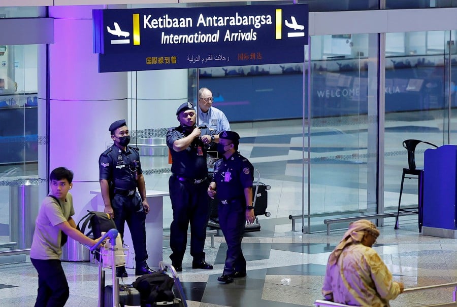 Experts have called for increased security measures at the Kuala Lumpur International Airport (KLIA) terminals following the shooting incident that happened earlier this morning. BERNAMA PIC