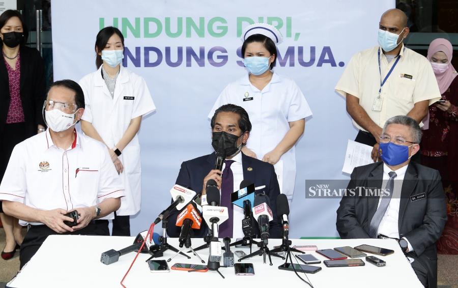 Khairy (centre, seated) said Selangor will begin its vaccination exercise today, followed by Pahang, Sarawak and Terengganu on Feb 26; Labuan (Feb 27); Kedah and Penang (Feb 28); Kuala Lumpur, Putrajaya, Johor, Perak and Perlis (March 1), Kelantan, Melaka and Negri Sembilan (March 2) and Sabah (March 4). - NSTP/MOHD FADLI HAMZAH