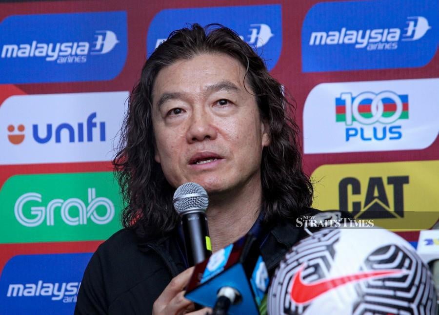 Coach Kim Pan Gon believes Harimau Malaya still have a chance of qualifying for the third round of the World Cup qualifiers despite the 2-0 home defeat to Oman today. NSTP/AZIAH AZMEE