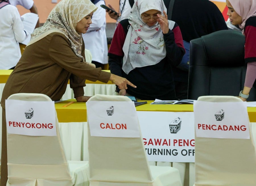 The Election Commission (EC) has set up two election campaign enforcement teams to monitor the activities of candidates contesting in the Kuala Kubu Baharu by-election. - Bernama pic
