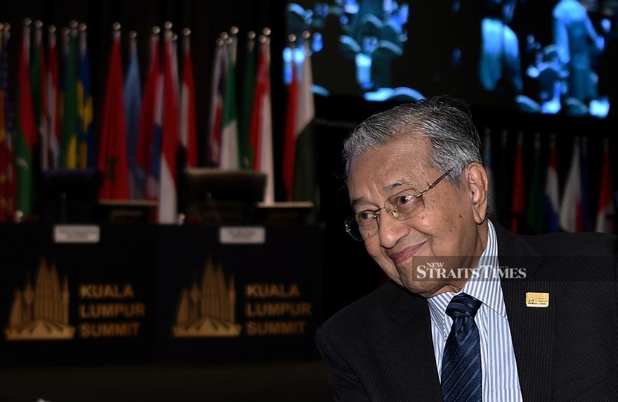 Prime Minister Tun Dr Mahathir Mohamad attends the plenary session entitled “Advance High-Tech” in conjunction with the Kuala Lumpur Summit (KL Summit) 2019 at Kuala Lumpur Convention Centre today. BERNAMA
