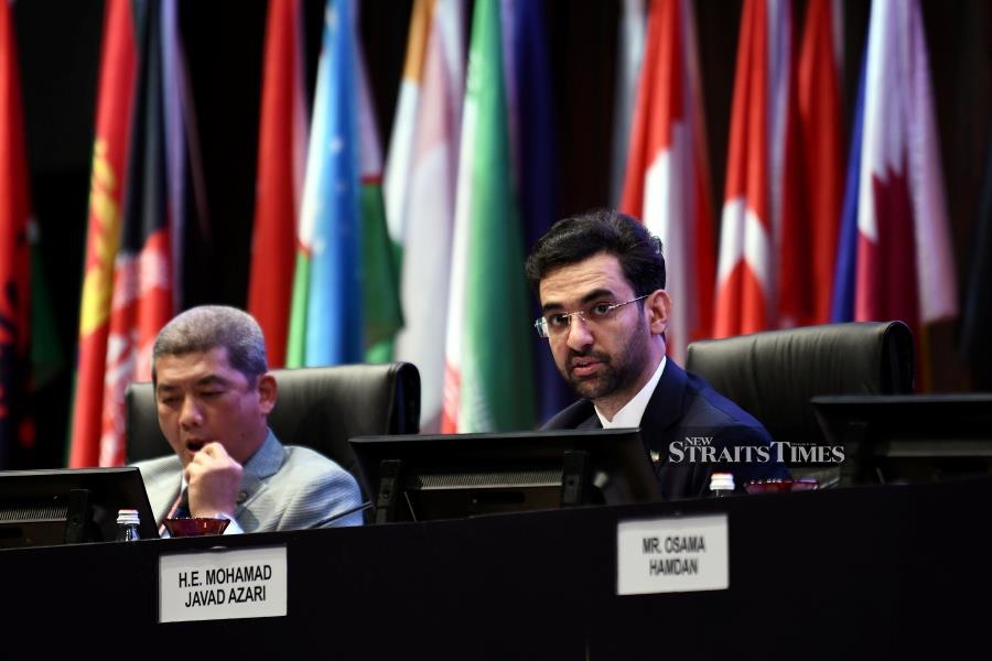  Minister of Information and Communication Technology of Iran Mohamad Javad Azari Jahromi (right) speaking during the plenary session entitled “Advance High-Tech” in conjunction with the Kuala Lumpur Summit (KL Summit) 2019 at Kuala Lumpur Convention Centre today. BERNAMA