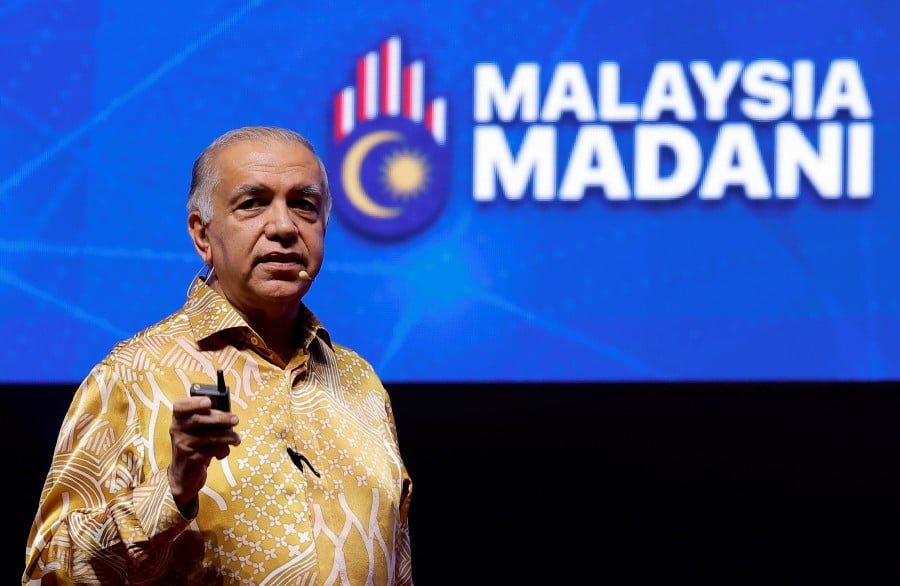 Mydin Mohamed Holdings Bhd managing director Datuk Dr Ameer Ali Mydin said it is necessary to establish a tier system and ‘green lane’ for Bumiputera to obtain halal certification. BERNAMA PIC