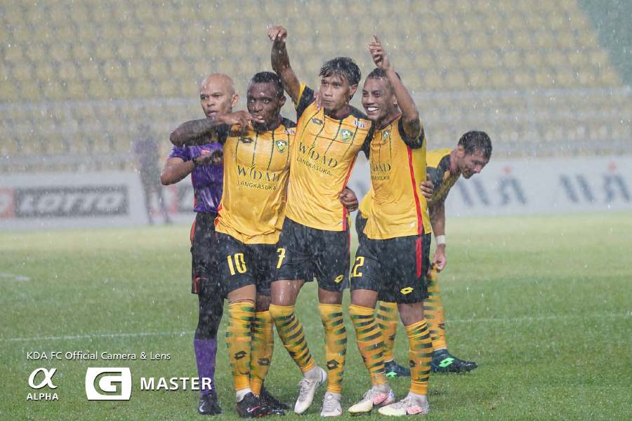 Kedah subdue 10-man PJ City to stay in Super League hunt