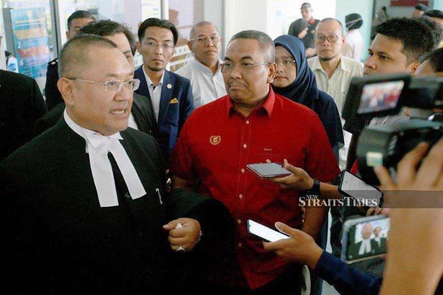 Kedah Menteri Besar Datuk Muhammad Sanusi Md Nor’s defence counsel, Awang Armadajaya Awang Mahmud who had repeatedly requested the prosecution to furnish the list of witnesses who will testify in his client’s sedition trial. - NSTP / FAIZ ANUAR
