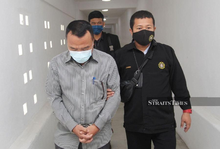 kelantan-fisheries-officer-charged-with-five-counts-of-corruption-nsttv-new-straits-times