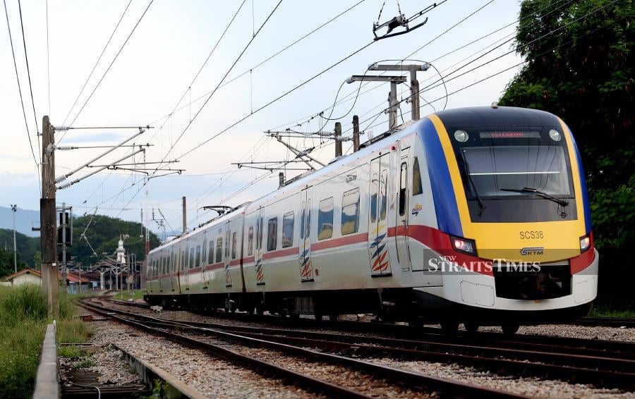  Keretapi Tanah Melayu’s (KTM) Komuter service and Electric Train Service (ETS) are experiencing disruptions of between 15 and 30 minutes today. - NSTP file pic