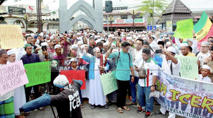 Thousands Assemble Nationwide To Protest Possible Icerd Ratification New Straits Times