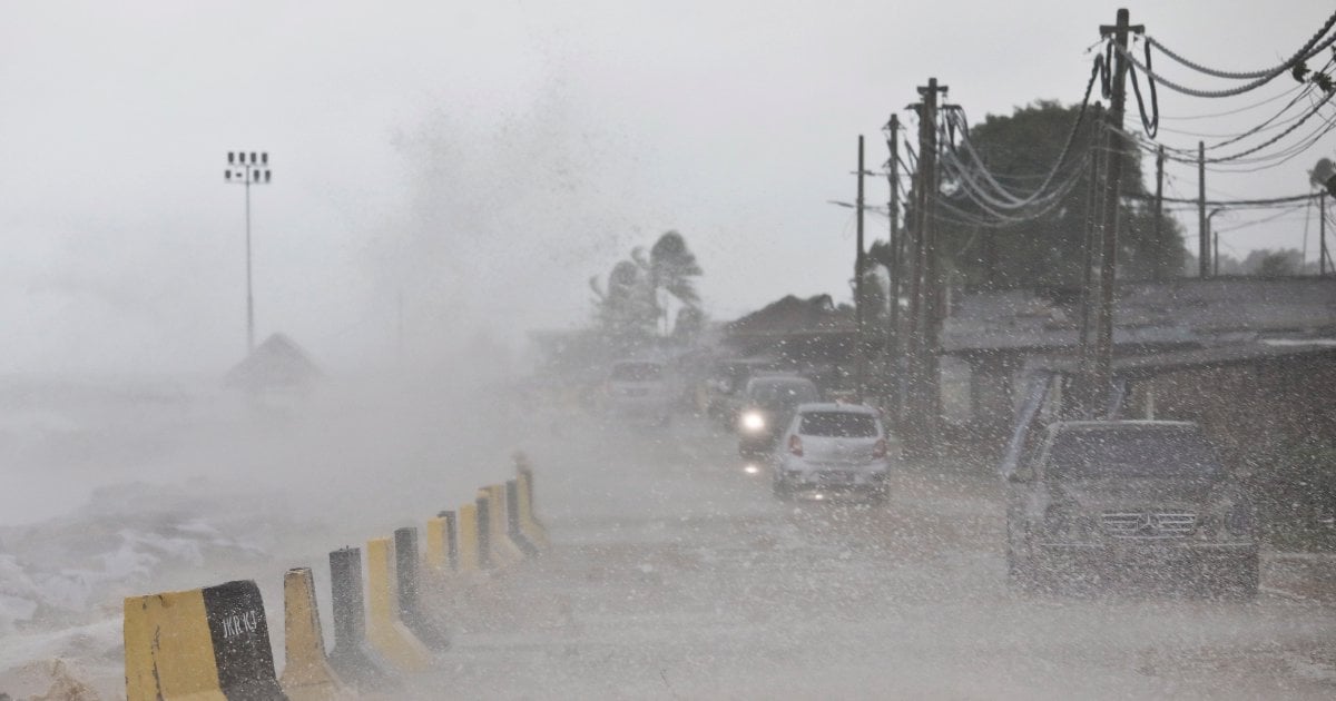 Over 30 houses damaged by storm in Kuala Nerus | New Straits Times