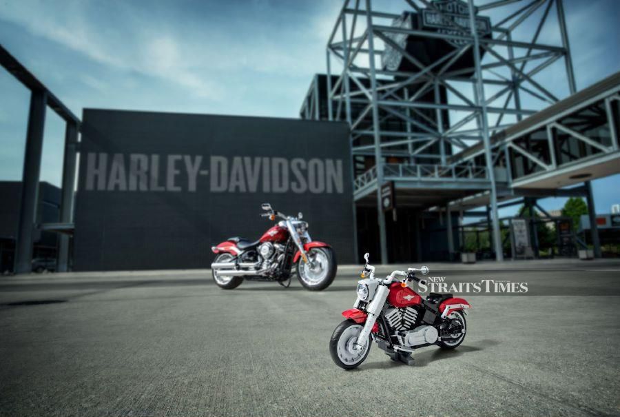 Build Your Own Harley Davidson Fat Boy With Lego