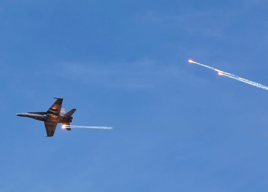 It was a Royal Malaysian Air Force F/A-18D Hornet, opening the afternoon session of the airshow on the last day of the Langkawi International Maritime and Aerospace exhibition 2023 (Lima ‘23). -BERNAMA PIC