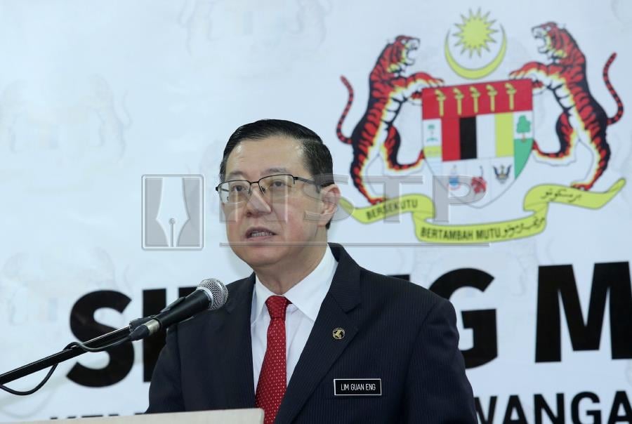 Finance Minister Lim Guan Eng said Wee could not trick his way out of carrying out his responsibilities by criticising his previous statement on the matter. Pic byb NSTP/AHMAD IRHAM MOHD NOOR