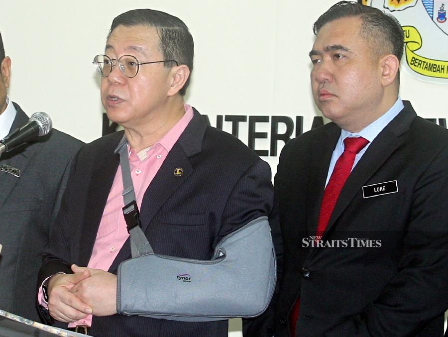 Claims about personal data mining through the e-Tunai Rakyat initiative is baseless, said Finance Minister Lim Guan Eng (left). NSTP/MOHD FADLI HAMZAH