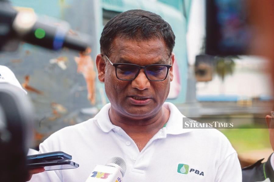 Penang Water Supply Corporation (PBAPP) chief executive officer K. Pathmanathan said domestic water consumers who used more than 10,000 litres in two months would save RM6.20 per bill in three bi-monthly bills. Pic by NSTP/DANIAL SAAD