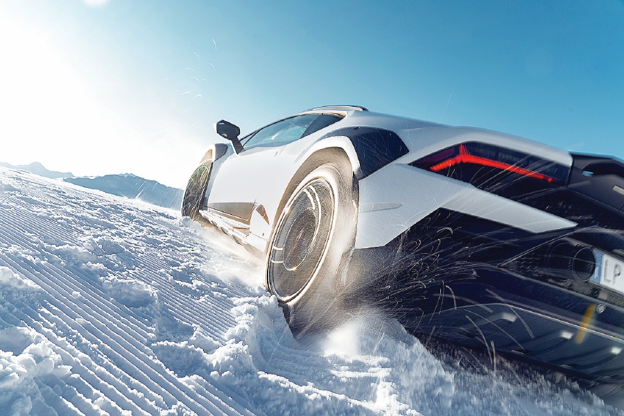 Lamborghini's Huracan Sterrato conquers the snow