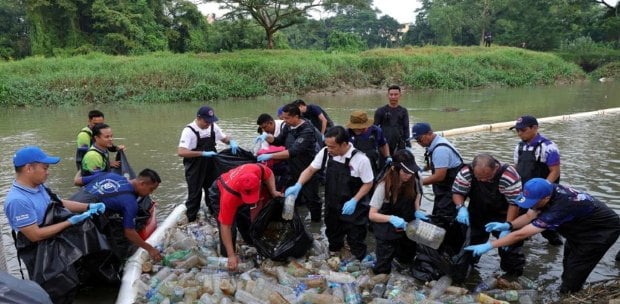 Part of Pulau Burong landfill up in smoke | New Straits Times ...