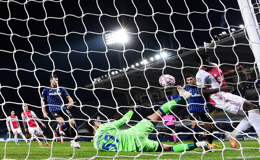 UEFA Champions League on X: Lassina Traoré scores 