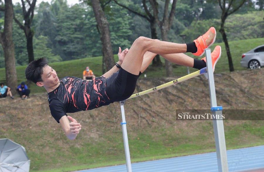 National high jump coach Lee Hup Wei needs five years to put Malaysia back as a powerhouse in the men's high jump event at the SEA Games. - NSTP file pic
