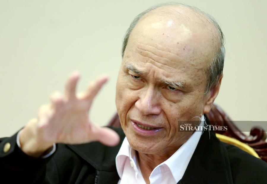 The Alliance for Safe Community chairman Tan Sri Lee Lam Thye calls for an action plan to make the Child Restraint System (CRS), better known as child car seats, more affordable. - NSTP file pic