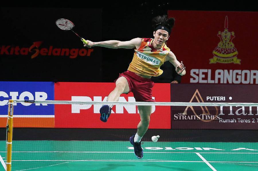 Malaysia will face China in the final of the Badminton Asia Team Championships (BATC) later today without top singles player Lee Zii Jia. - NSTP/SAIFULLIZAN TAMADI