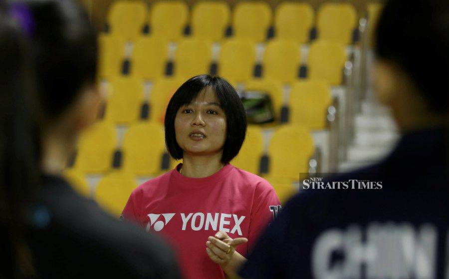 BA of Malaysia (BAM) coaching director Rexy Mainaky has confirmed meeting with former international Lim Pek Siah (pic) at the recent Malaysia Open, but remained coy on her possible return to the national body as doubles coach. - NSTP file pic