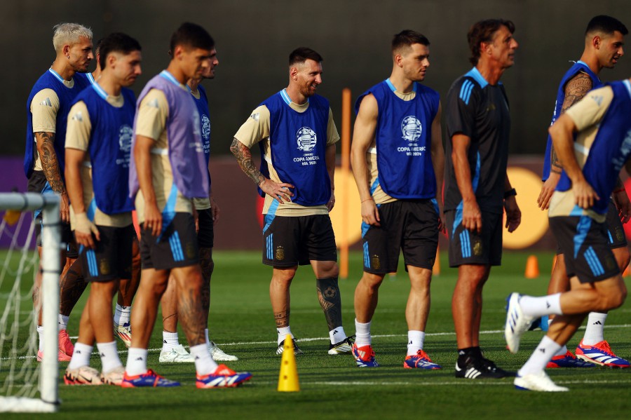 Messi fit for Copa America semi-final against Canada, says coach Scaloni