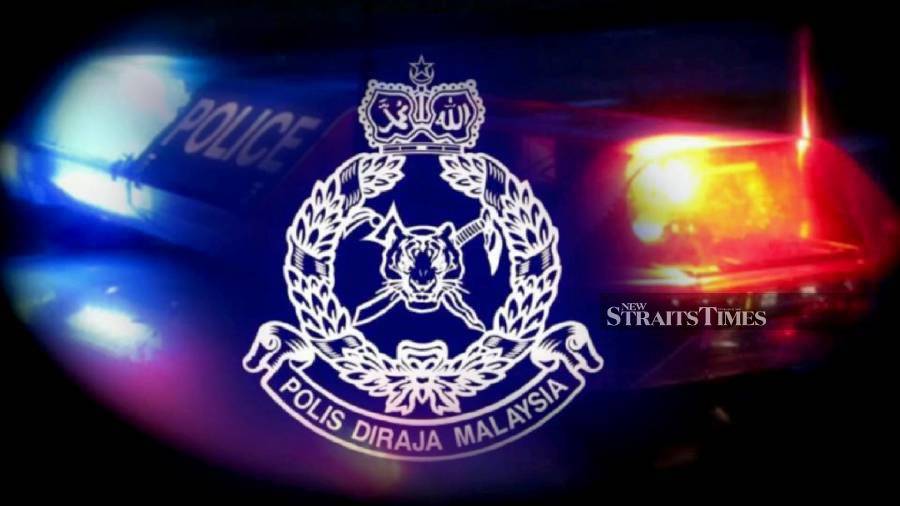 Subang Jaya district police chief Assistant Commissioner Wan Azlan Wan Mamat said it received a report from a 35-year-old police officer about the robbery at the latter’s house at 12.14 pm yesterday.