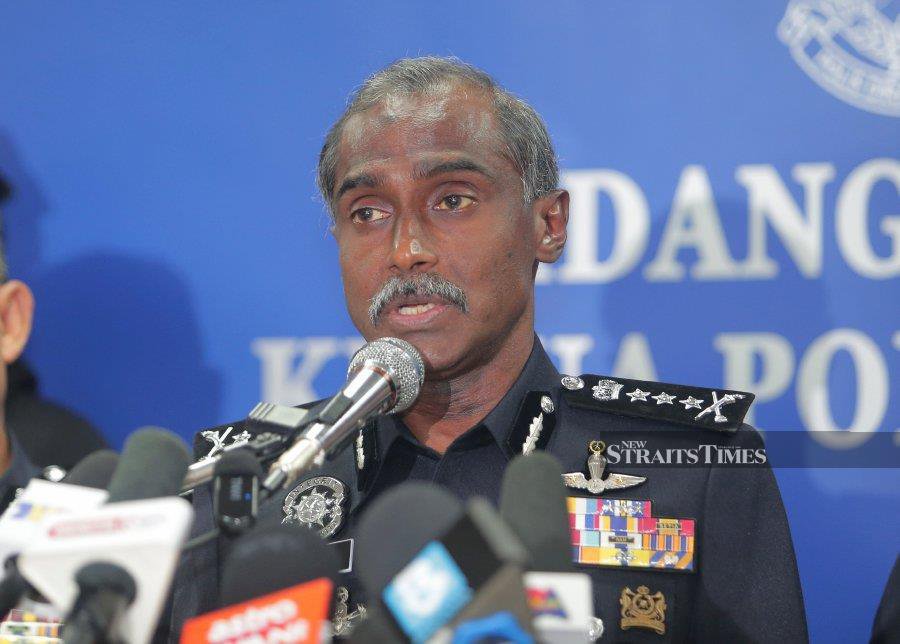  Johor police chief Commissioner M. Kumar said state Anti-Vice, Gambling and Secret Society Division detectives seized a few machines. - NSTP/NUR AISYAH MAZALAN