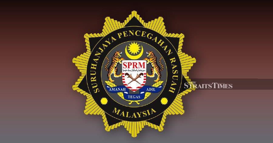 The Malaysia Anti Corruption Commission (MACC) has detained a total of 34 customs officers suspected to be involved in the illegal smuggling of contraband items resulting in more than RM2 billion in losses for the country.- NSTP file pic 