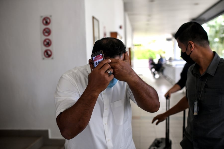 Three contractors were fined RM50,000 each after they pleaded guilty to using falsified bank statements to secure solid waste jobs three years ago. - BERNAMA pic