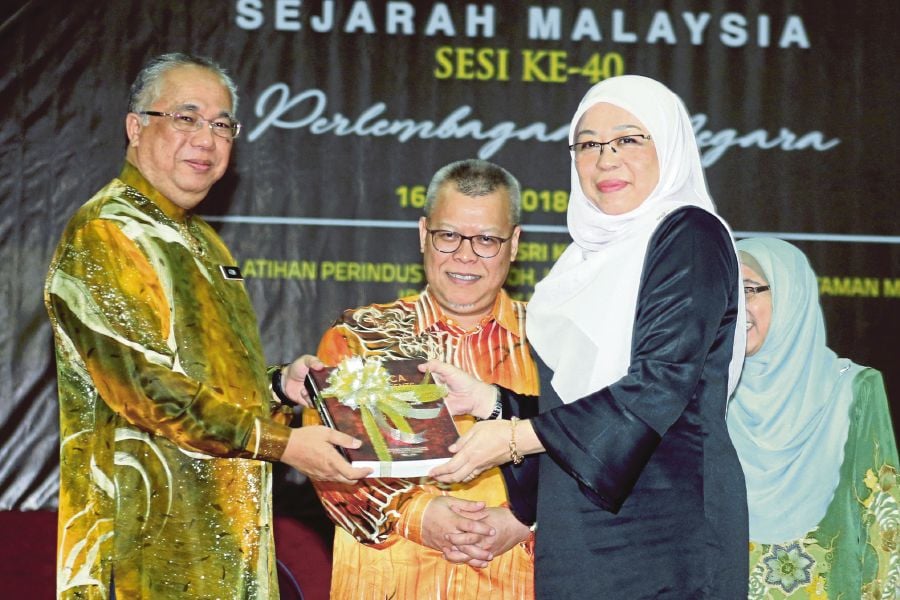 Reform Royal Institution To Ensure It Stays Relevant Says Iium Law Lecturer