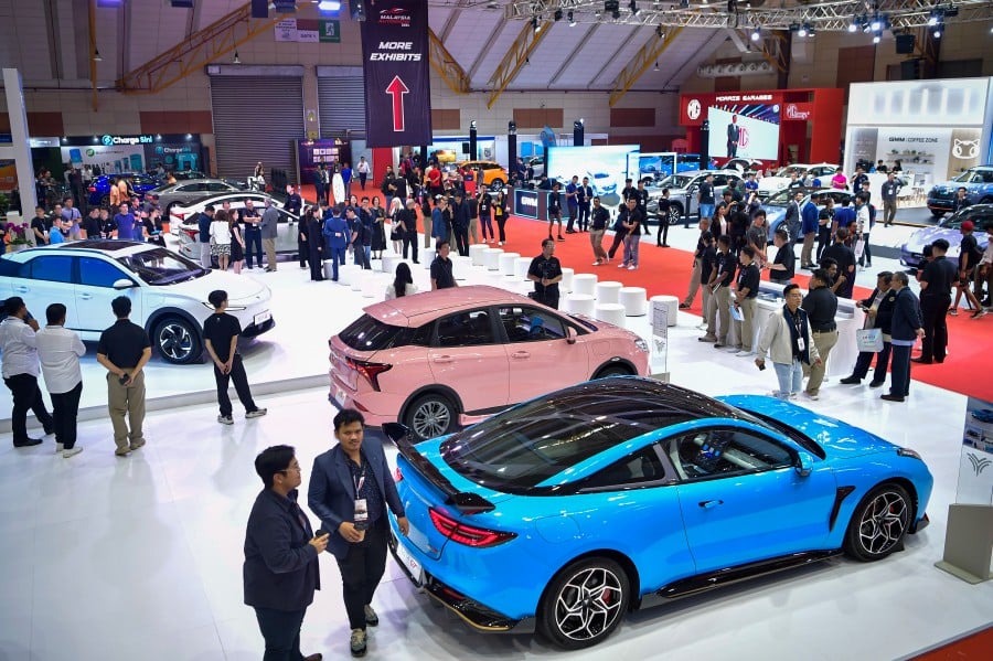 The Malaysia Autoshow 2024 commenced today with several global automotive industry players debuting and unveiling their latest technologies at the six-day event running from May 21 to 26, 2024, at the Malaysia Agro Exposition Park Serdang (MAEPS). -- Bernama photo