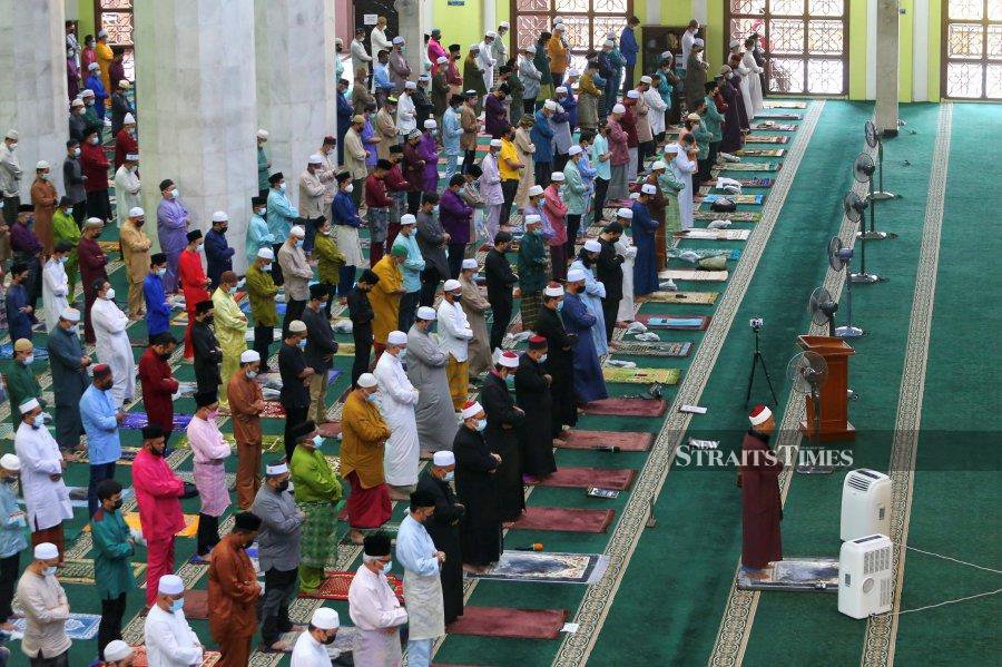 Melaka To Allow 500 Congregants At Seven Mosques From Sunday