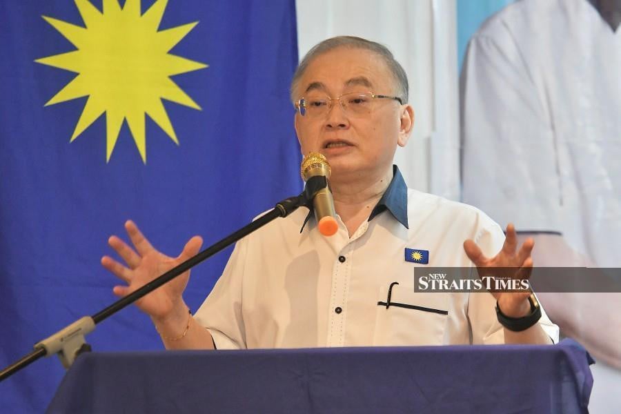MCA president Datuk Seri Dr Wee Ka Siong said it is the party’s duty to monitor the government’s performance as people have entrusted MCA with being a political party under the system and spirit of parliamentary democracy.- NSTP/MOHD ADAM ARININ